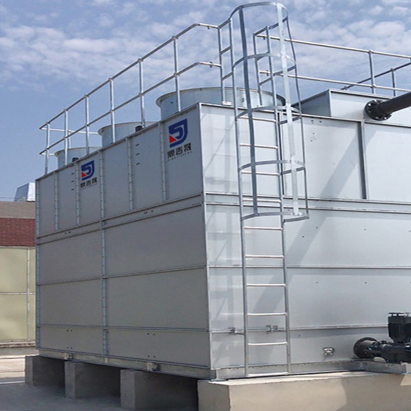 Counter flow closed cooling tower