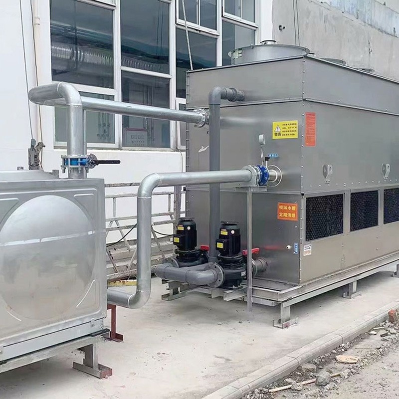 Counter flow closed cooling tower